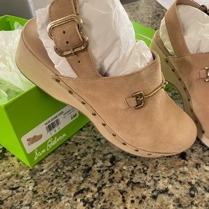 Sam Edelman Hilda sesame suede clogs